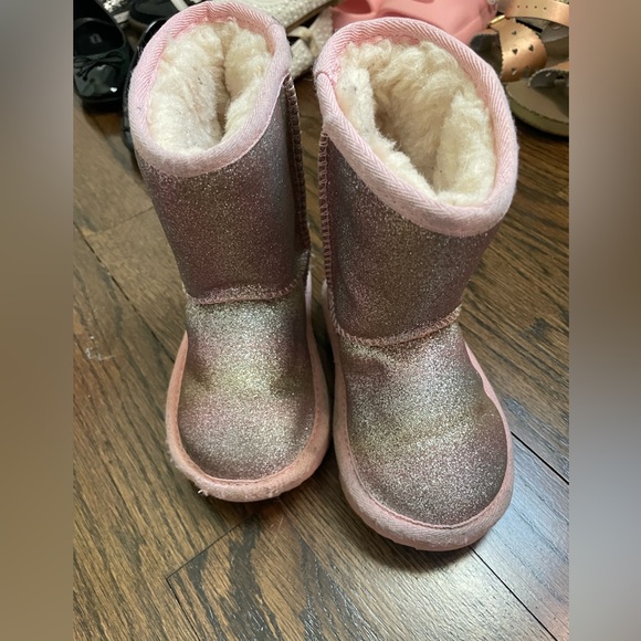 Glitter Uggs Toddler Size 7 - Picture 4 of 4
